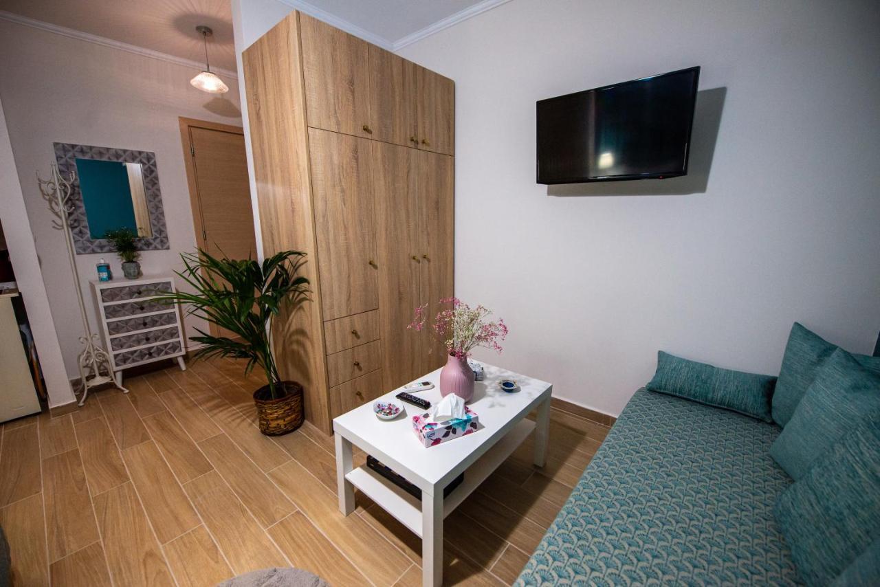Efie'S Studio Каламата Экстерьер фото